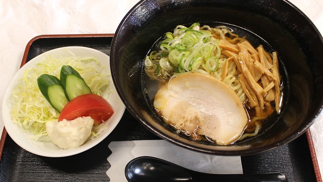 半ラーメン◇サラダ付き