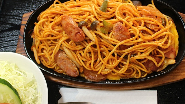 鉄板ナポリタン